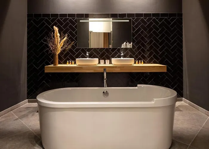 Отель Margaret - Chouleur